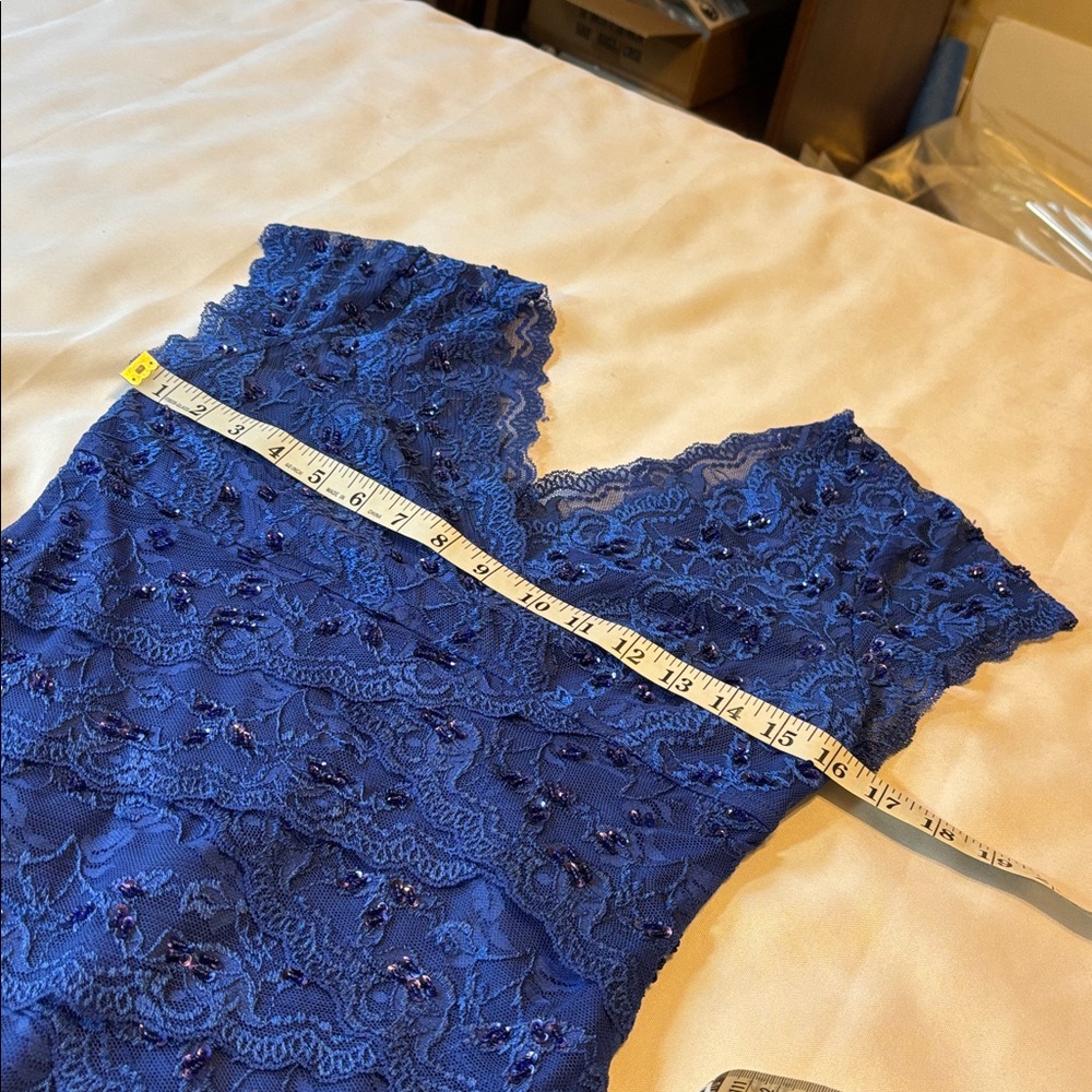 Marina Cobalt Blue Lace and Sequined V Neck Dress Size 6 - Picture 12 of 16